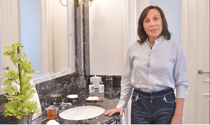 Medias241.com-Gabon-COVID-19 : LA PREMIÈRE DAME FAIT SON "SAFE HANDS CHALLENGE"
