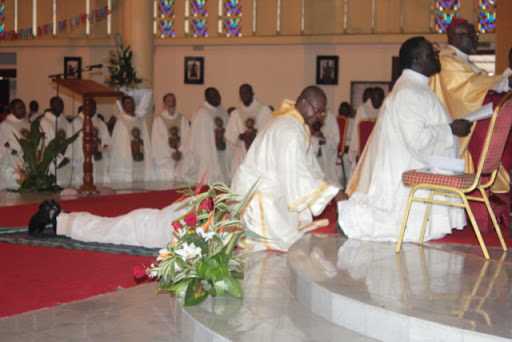 Medias241.com-gabon-L'ÉGLISE CATHOLIQUE SOMMÉE DE STOPPER SES CÉLÉBRATIONS PASCALES