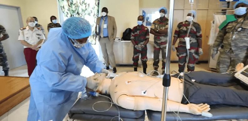 Medias241.com-gabon-LE PERSONNEL MÉDICAL EN FORMATION POUR LA RÉANIMATION DES PATIENTS POSITIFS AU COVID-19