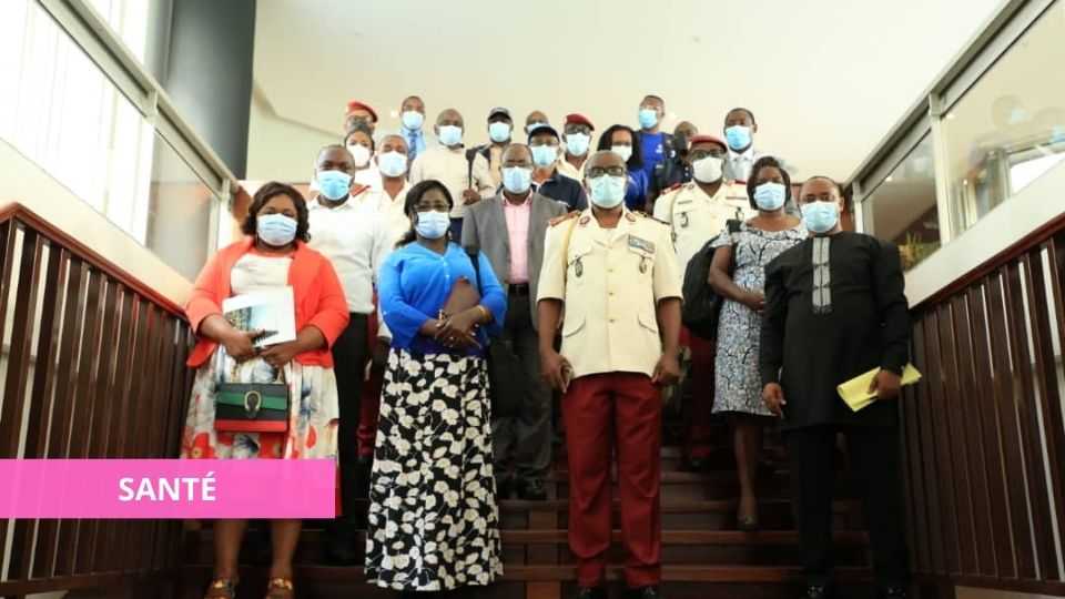 Medias241.com-GABON-RIPOSTE CONTRE LA COVID-19 : ATELIER DE MISE À JOUR DES EQUIPES NATIONALES ET DE L’OMS GABON SUR LES DIRECTIVES TECHNIQUES DE L’OMS