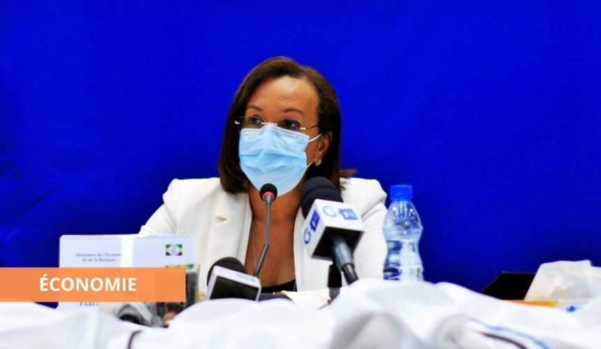 Medias241.com-GABON-RÉGIES FINANCIÈRES : MADELEINE BERRE RECADRE LES GRÉVISTES