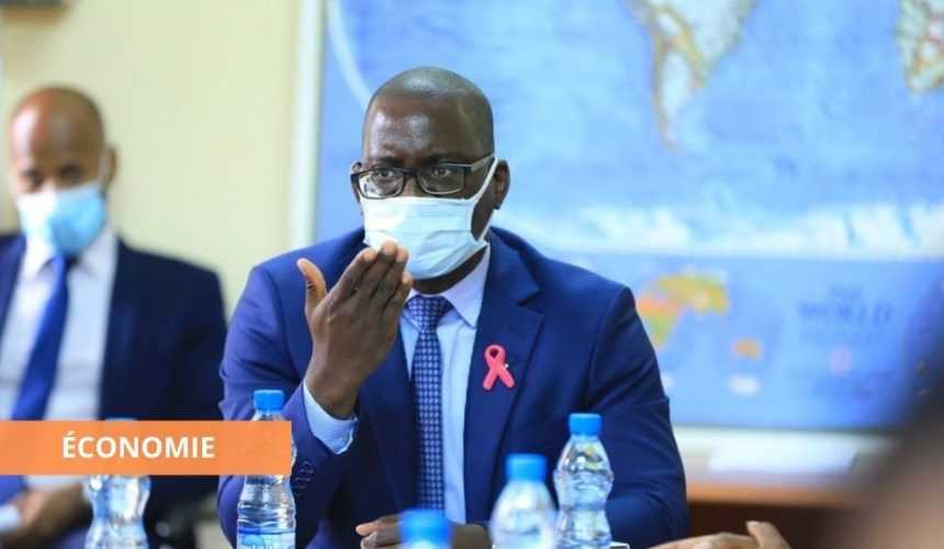 Medias241.com-GABON-JOURNÉE INTERNATIONALE DES DOUANES : BORIS ADMINA REND HOMMAGE AUX ANCIENS