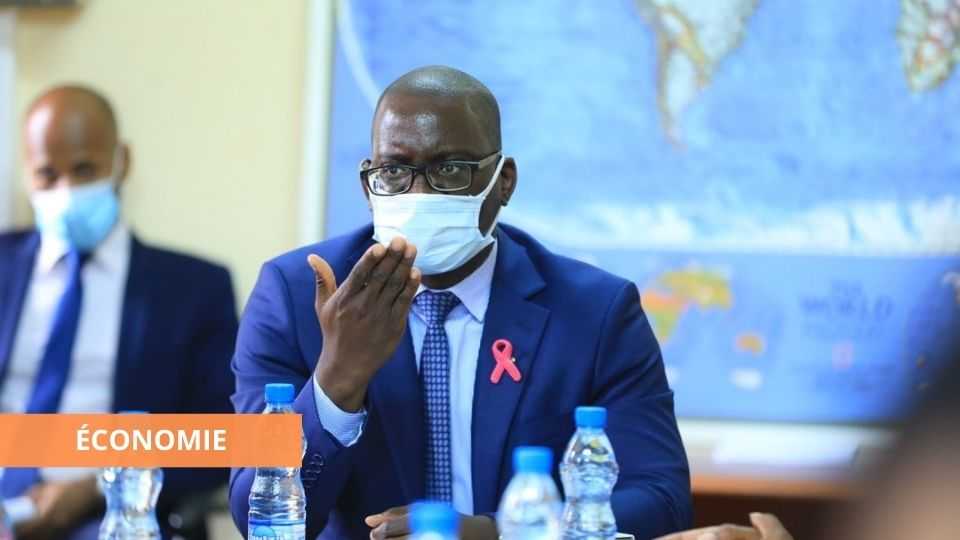 Medias241.com-GABON-JOURNÉE INTERNATIONALE DES DOUANES : BORIS ADMINA REND HOMMAGE AUX ANCIENS