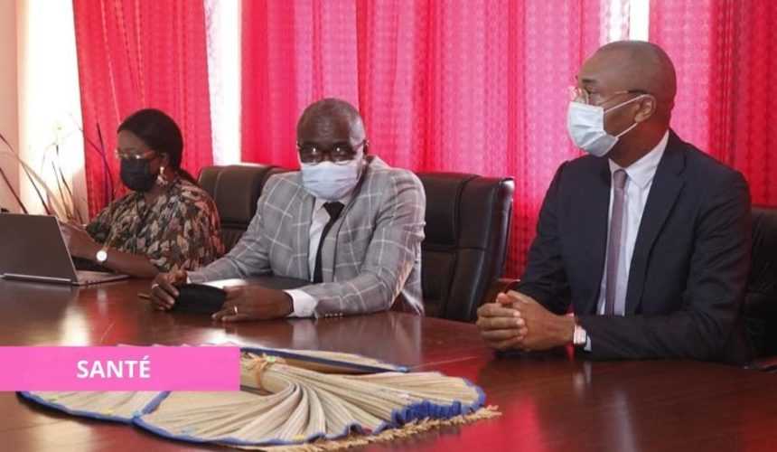 Medias241.com-LANCEMENT DE LA CAMPAGNE DE VACCINATION ANTI COVD-19 DANS L'OGOOUÉ MARITIME