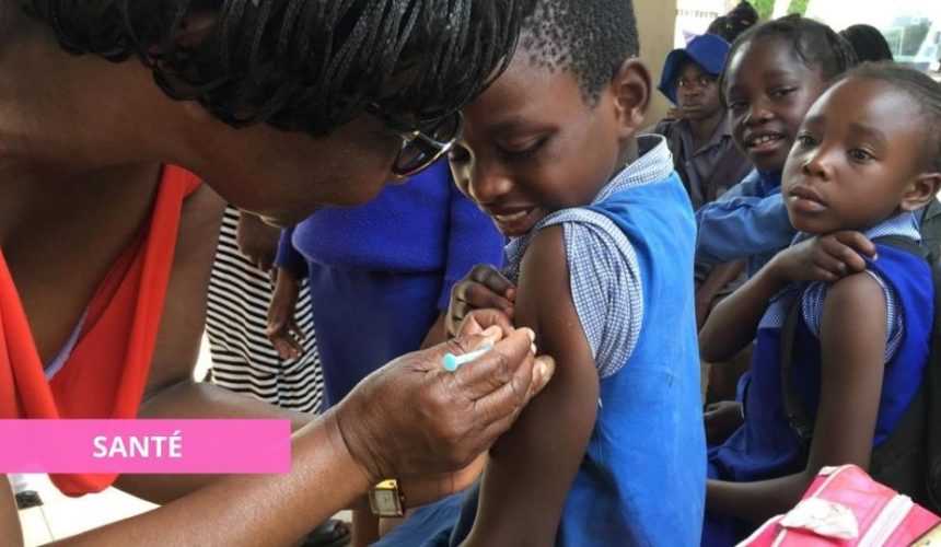 Medias241.com-SANTÉ : LE MINISTÈRE DE LA SANTÉ VEUT FAIRE VACCINER 90% DES ENFANTS D’ICI À FIN 2021