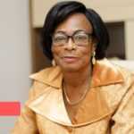 Médias241.com-gabon-SOCIETE : À PARIS, CHRISTINE MBA NDUTUME PASSE COMMANDE DE 200.000 TIMBRES
