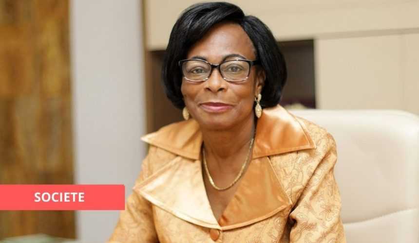 Médias241.com-gabon-SOCIETE : À PARIS, CHRISTINE MBA NDUTUME PASSE COMMANDE DE 200.000 TIMBRES