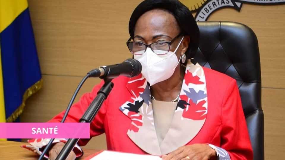 Medias241.com-GABON-CHRISTINE MBA NDUTUME LANCE LA CAMPAGNE DE SENSIBILISATION DES AGENTS A LA VACCINATION CONTRE LE COVID-19