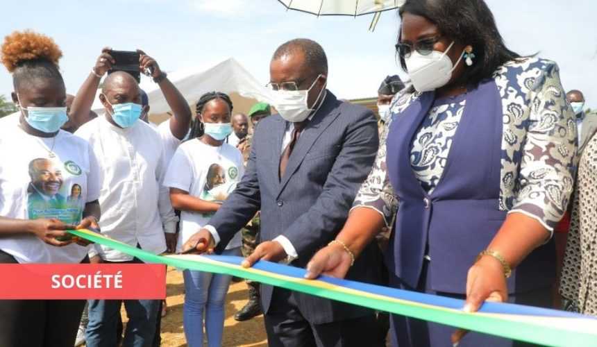Medias241.com-GABON-HYDROCARBURES : 200 LAMPADAIRES SOLAIRES OFFERTS ET UNE ÉCOLE PUBLIQUE RÉNOVÉE À MAYUMBA