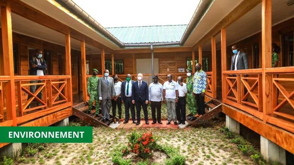 Medias241.com-GABON-L'ANPN INAUGURE UN BATIMENT PORTANT LE NOM DE L'ECOGARDE TUE A MEKAMBO