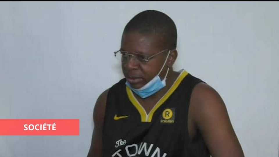 Medias241.com-GABON-UN INFORMATICIEN FAUSSAIRE ARRÊTÉ AVEC 85 FAUX CACHETS DE L'ADMINISTRATION PUBLIQUE