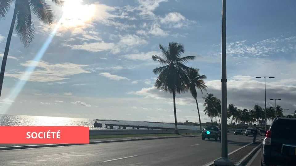 Medias241.com-GABON-IL VOLE UN TÉLÉPHONE ET PLONGE DANS LA MER POUR S’ENFUIR