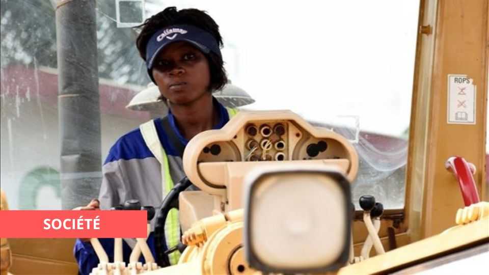 Medias241.com-GABON-30 FEMMES FORMÉES AU MÉTIER DE CONDUCTRICE D’ENGINS LOURDS GRÂCE À LA GSEZ