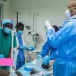 Medias241.com-GABON-GABON: LE MINISTRE DE LA SANTÉ AUX CHEVETS DES ACCIDENTÉS D'OYEM