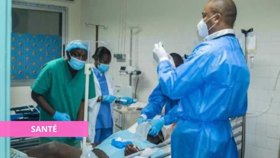 Medias241.com-GABON-GABON: LE MINISTRE DE LA SANTÉ AUX CHEVETS DES ACCIDENTÉS D'OYEM