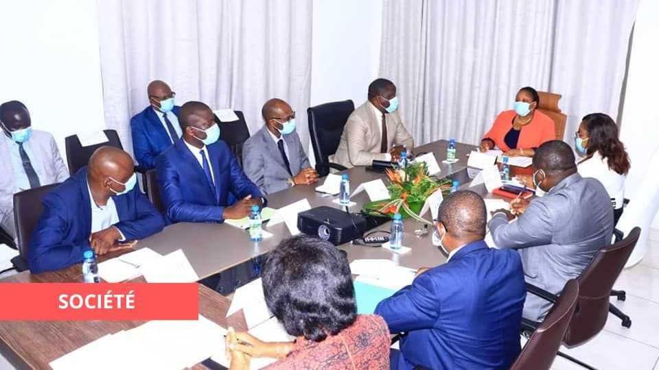 Medias241.com-Gabon-RENTRÉE SCOLAIRE : LE GOUVERNEMENT À PIED D’ŒUVRE POUR LA GRATUITÉ DES TRANSPORTS