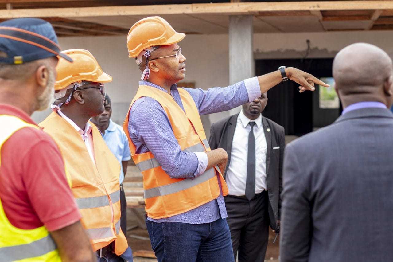 Medias241.com-GABON-Haut-Ogooué : Guy Patrick Obiang visite les structures sanitaires en réhabilitation