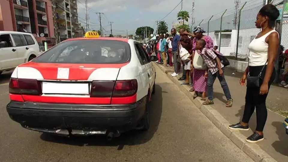 Medias241.com-GABON-Société: les chauffeurs de taxi de Libreville de plus en plus discourtois