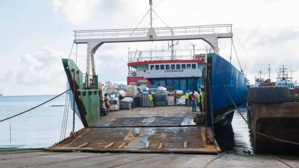 Medias241.com-GABON-Société : une barge prend feu aux larges de Port-Gentil