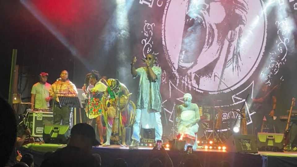 Medias241.com-GABON-Musique : Après plus de 7 ans d’absence sur la scène gabonaise, Ekomy Ndong réalise un Live XXL