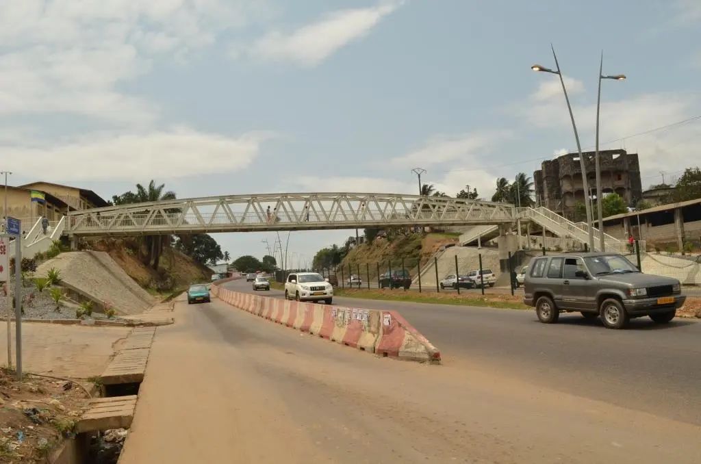 Medias241.com-GABON-Société : Les passerelles piétonnes, le sanctuaire des braqueurs ?  