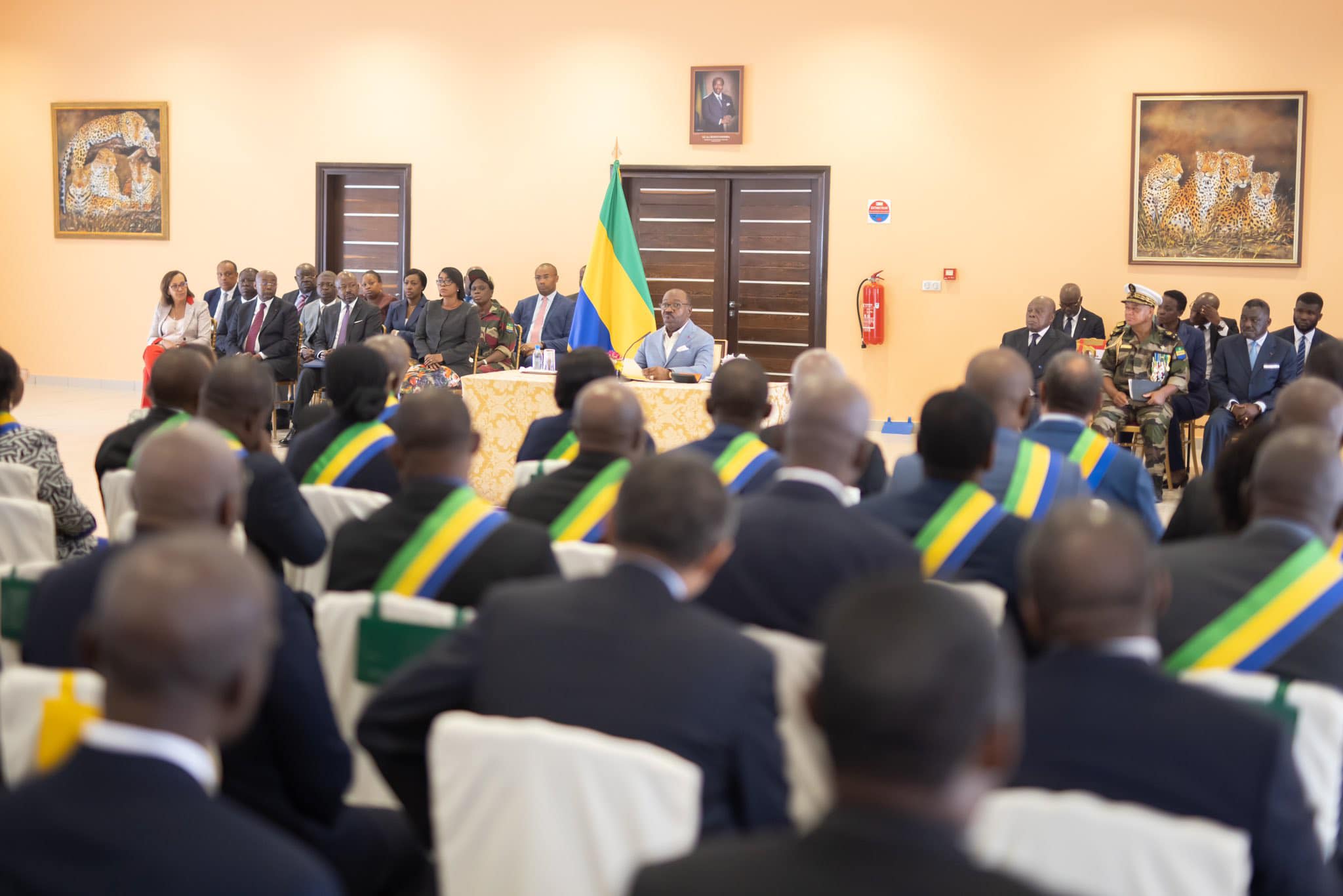 Medias241.com-GABON-Mouila : échanges francs entre le Chef de l’État et les cadres de la province