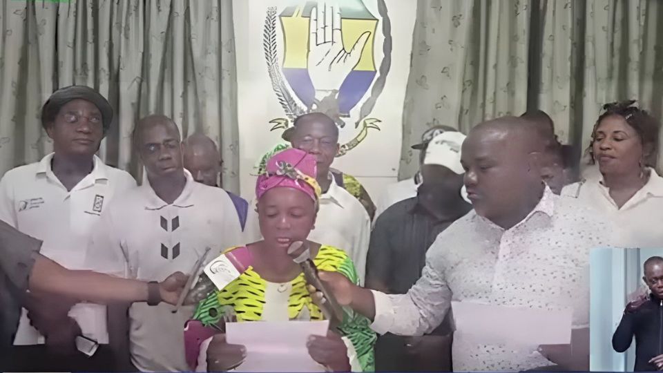 Medias241.com-GABON-Koulamoutou: des militants du CLR et Les démocrates rendent leurs tabliers pour rejoindre le PDG.