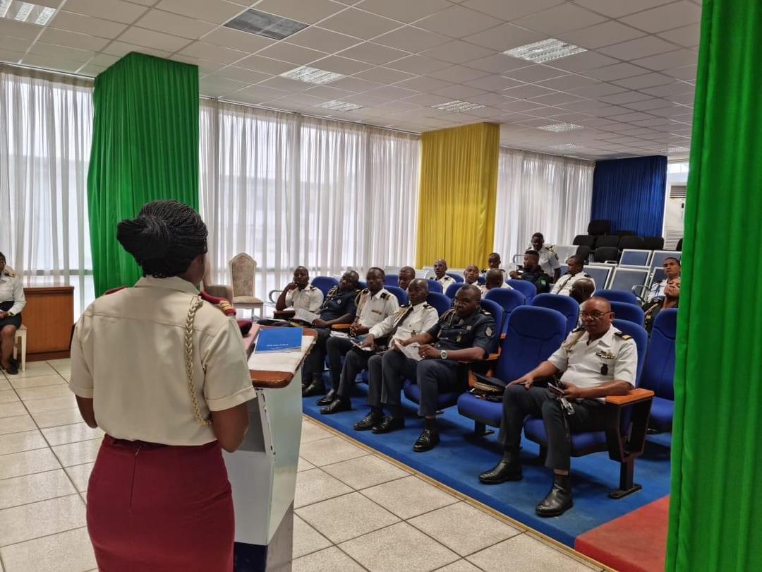Medias241.com-GABON-Novembre bleu : Les forces de police se mettent au bleu.