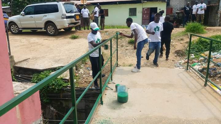 Medias241.com-GABON-Le Réel réhabilite les passerelles piétonnes du beau séjour et derrière l’hôpital.