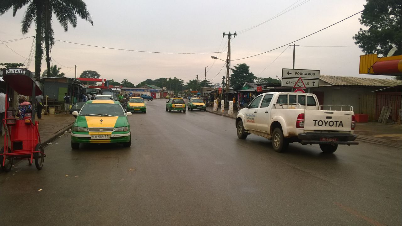 Medias241.com-GABON-Mouila: Pour un téléphone portable, il tue son ami avec un tesson de bouteille