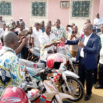 Medias241.com-GABON-Alain Claude Bilie By Nze fait un don de 40 motos aux fédérations PDG de makokou