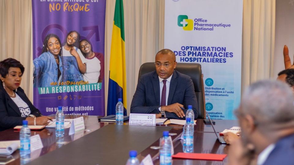 Medias241.com-GABON-Santé: Guy Patrick Obiang Ndong préside les travaux du 2e Comité de surveillance des organismes de protection sociale (OPS)