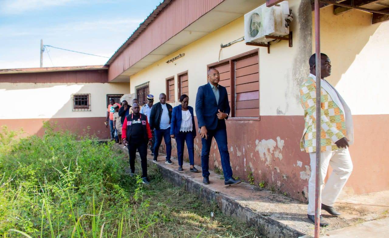Medias241.com-GABON-École de santé de Makokou : Guy Patrick Obiang en visite pour une réouverture prochaine