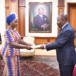Medias241.com-GABON-Ali Bongo reçoit la lettre de créance de quatre ambassadeurs