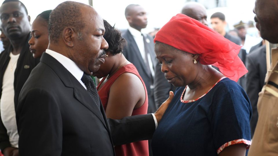 medias241.com-gabon-Esther miracle: accompagné de son épouse, Ali Bongo de nouveau au chevet des familles des victimes.