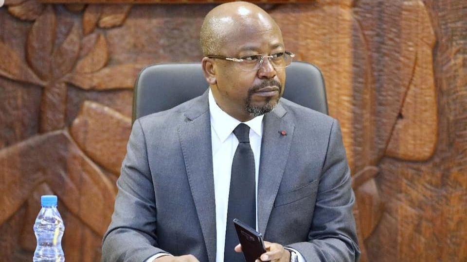 Medias241.com-GABON-Distribution d’eau et d’énergie : Bilie By Nze demande des comptes à la SEEG