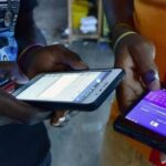 Medias241.com-GABON-Mode avion: un challenge pour protester contres les coûts élevés des forfaits internet.
