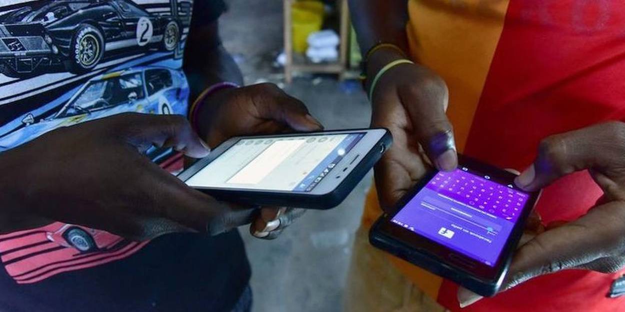 Medias241.com-GABON-Mode avion: un challenge pour protester contres les coûts élevés des forfaits internet.