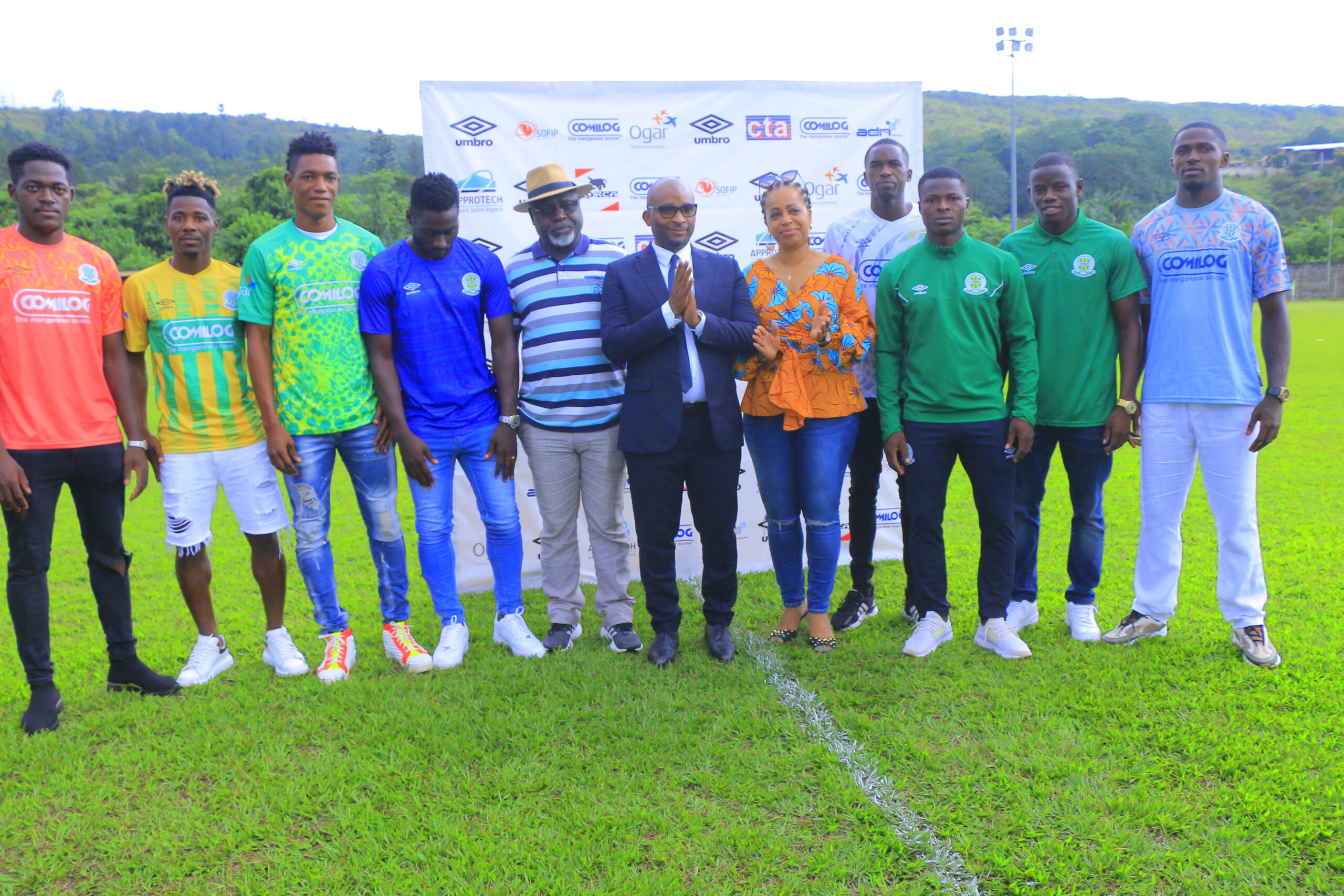 Medias241.com-GABON-Football: Manga sport présente officiellement son nouveau maillot « Umbro »