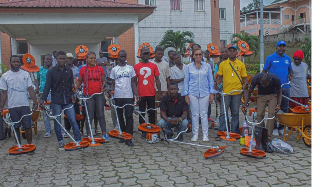 Medias241.com-GABON- Madeleine Berre pour l’employabilité des jeunes de Lambaréné
