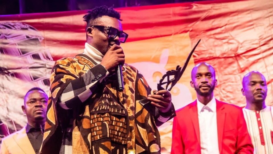 Medias241.com-Gabon-Culture : Manitou primé meilleur humoriste africain à Bamako