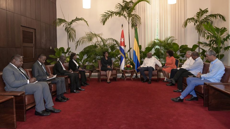 Medias241.com-Gabon-Coopération : en visite à Cuba, Ossouka Raponda renforce les liens et soutient les étudiants en médecine