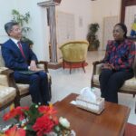 Medias241.com-GABON- Fleury Moumbanga mar. 9 mai 22:35 (il y a 11 heures) À moi Je vais essayer de renégocier, si ça ne passe pas, on verra comment faire un mic mac
