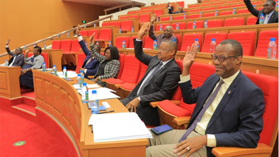 Medias241.com-Gabon-Gabon: Adoption du statut des magistrats à l'Assemblée nationale