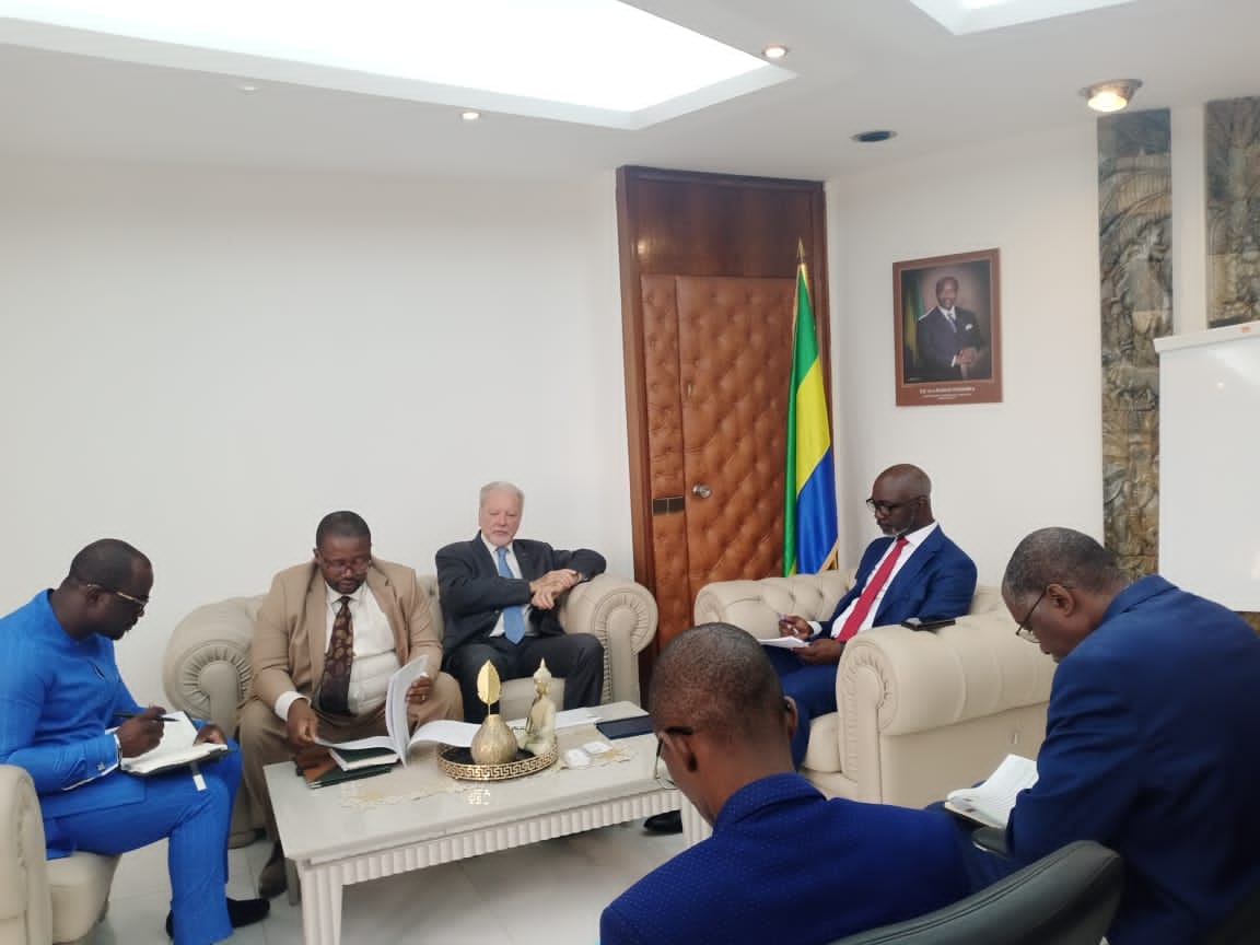 Medias241.com-GABON-Mines: Le gouvernement en quête d'investisseurs pour relancer le projet Maboumine